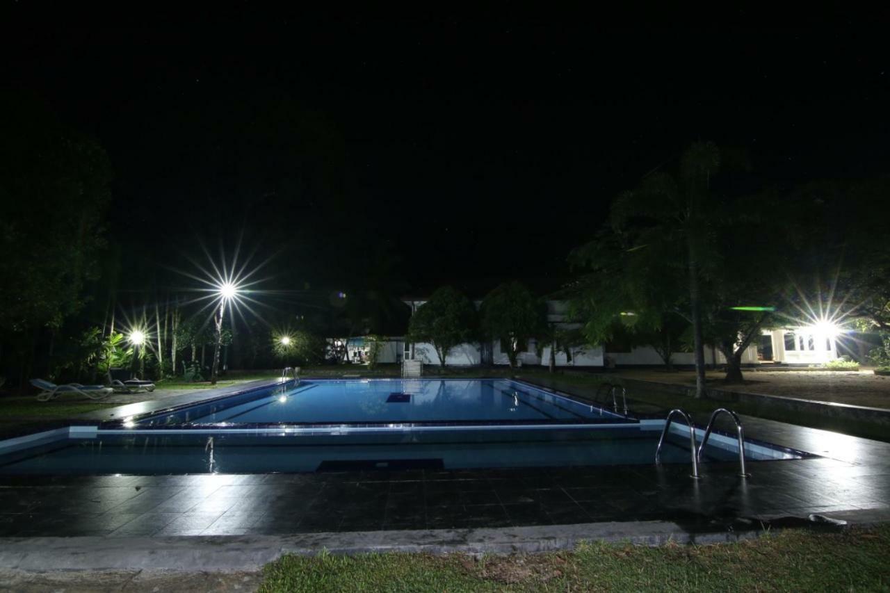 Randiyaepiliyagoda Resort أفيساويلا المظهر الخارجي الصورة